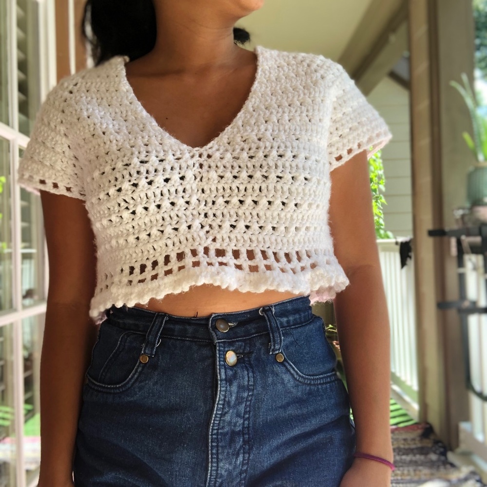 Crochet white cropped top